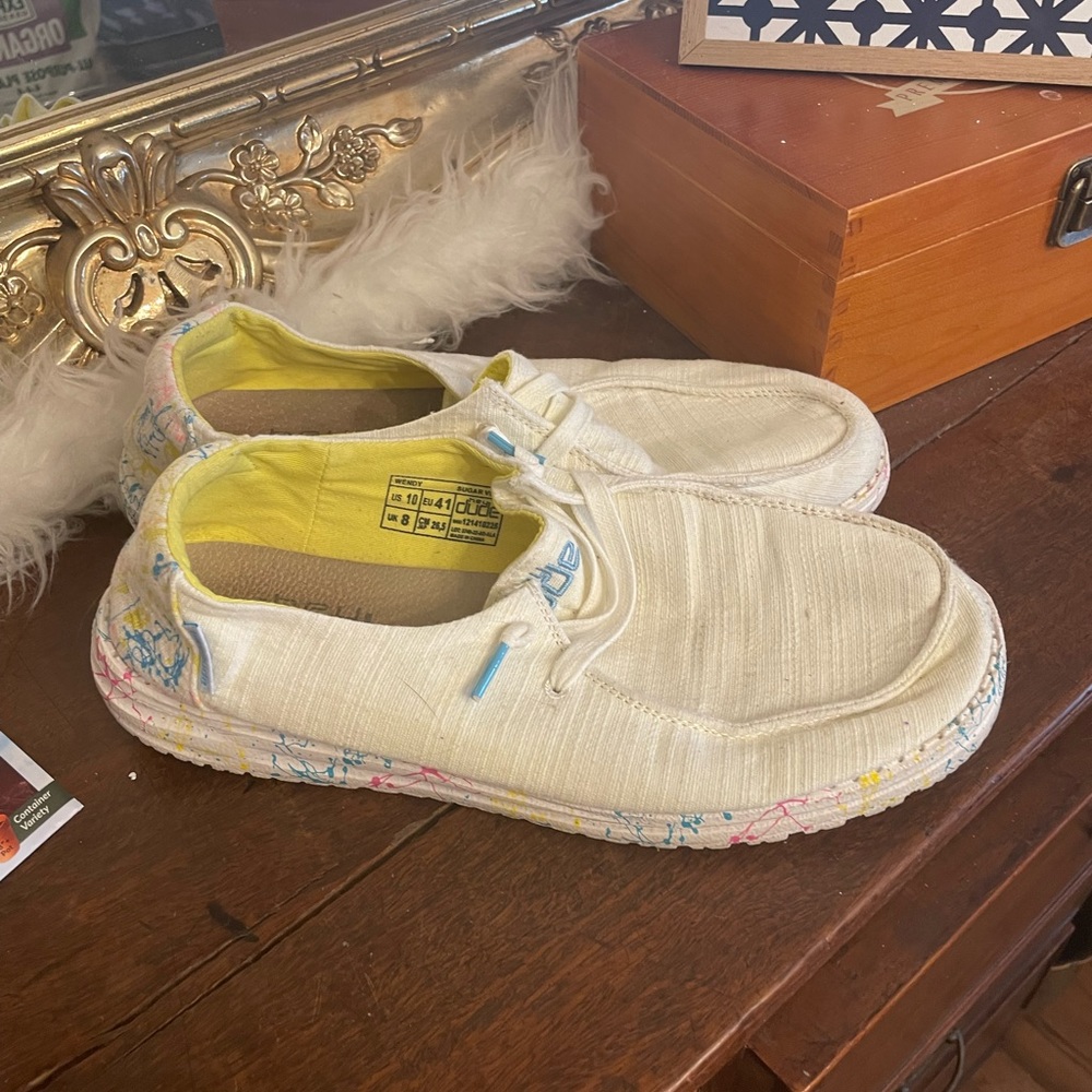 Hey Dudes size 10